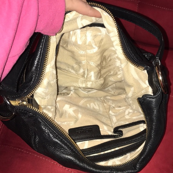 Authentic black michael Kors hobo - Picture 6 of 7